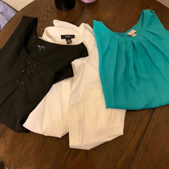 Women’s blouses - Picture 1 of 7